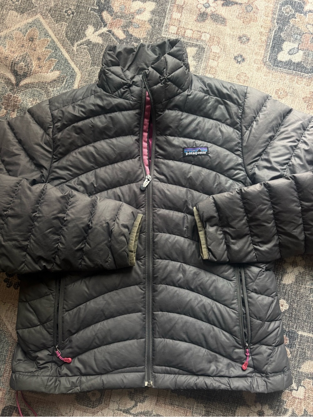 Patagonia gray down puffer jacket size small